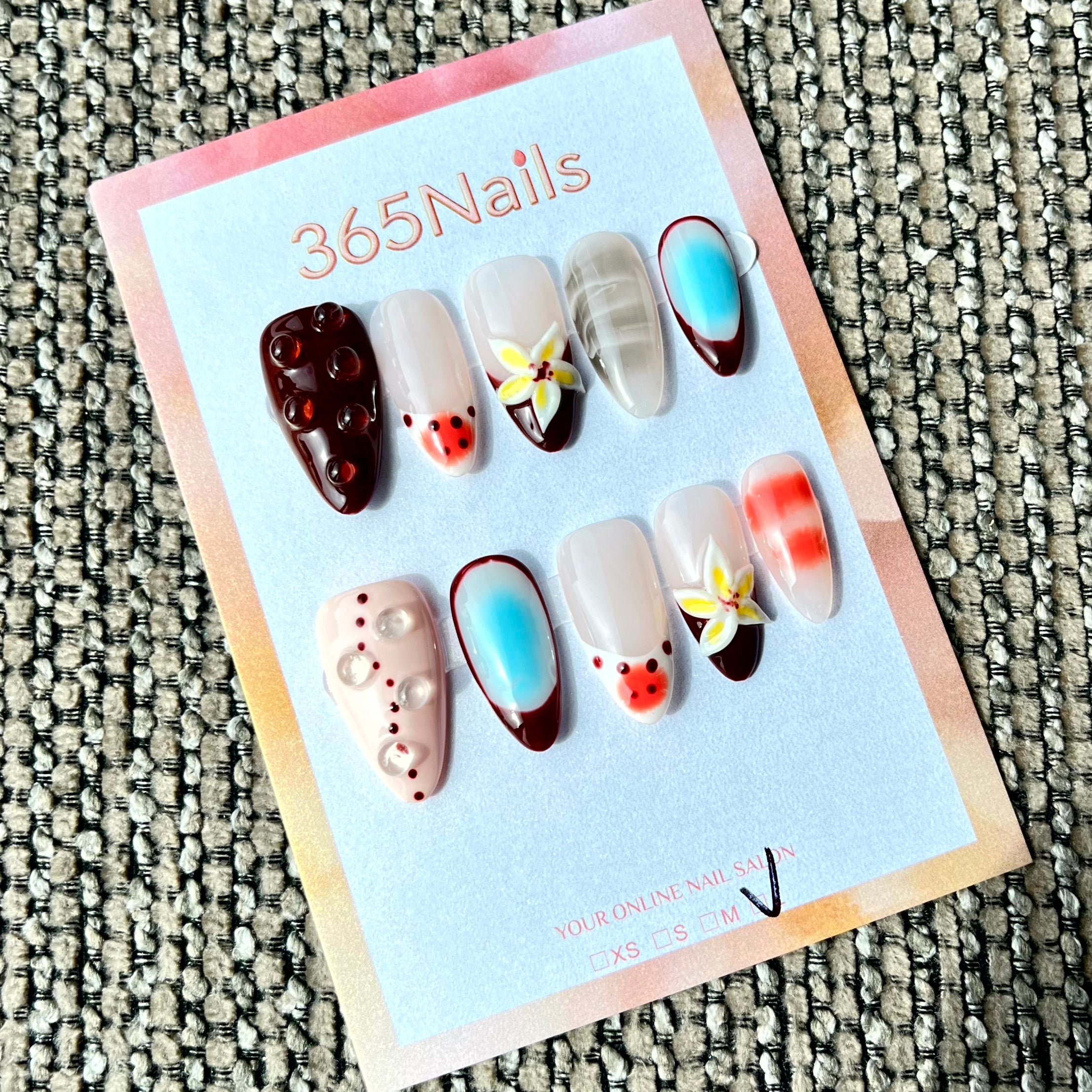 365nails: "Paraíso Tropical" – Unhas Amêndoa 3D Florais e Xadrez Feitas à Mão