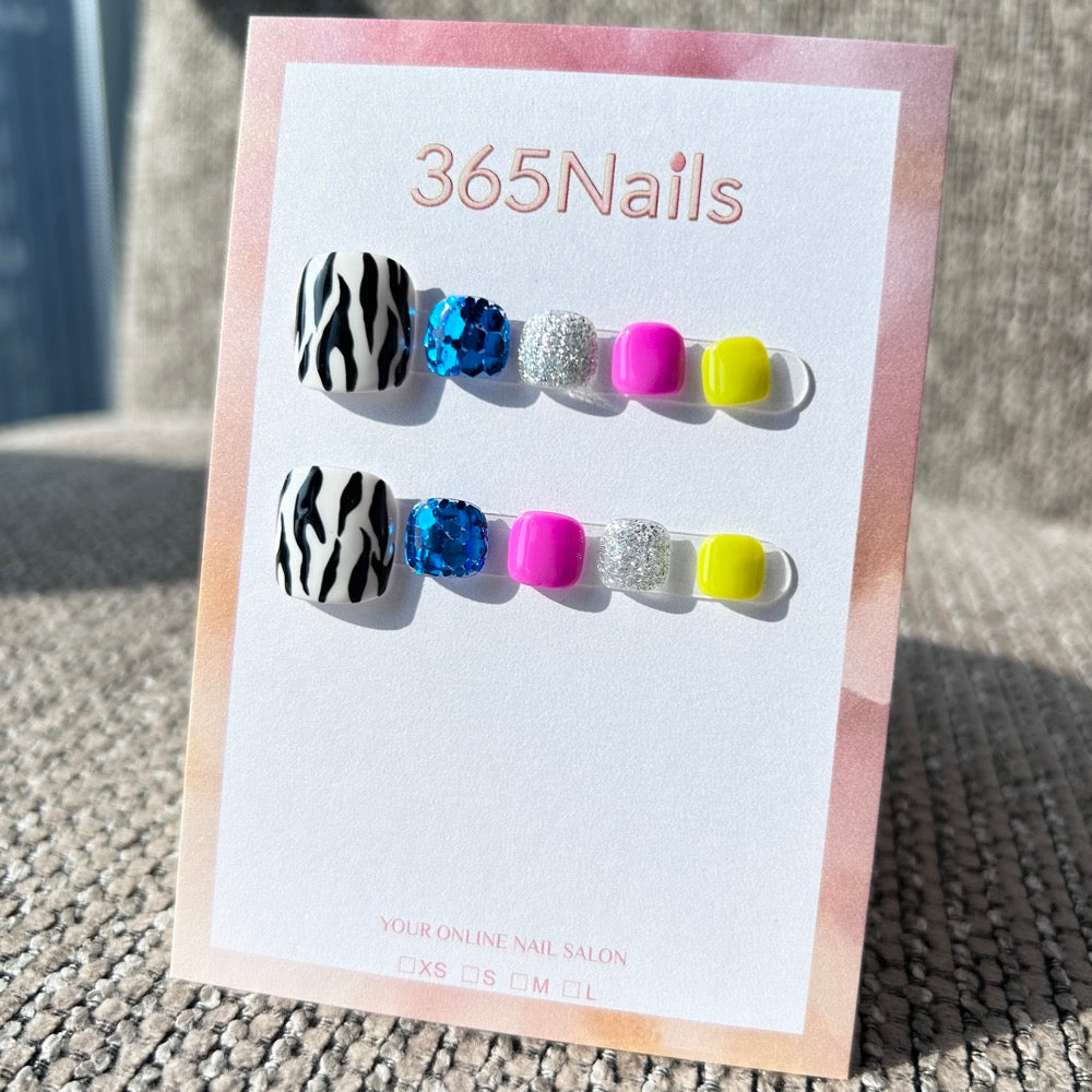 365nails: "zebra neon mix" – handmade press-on toenails / pedicure