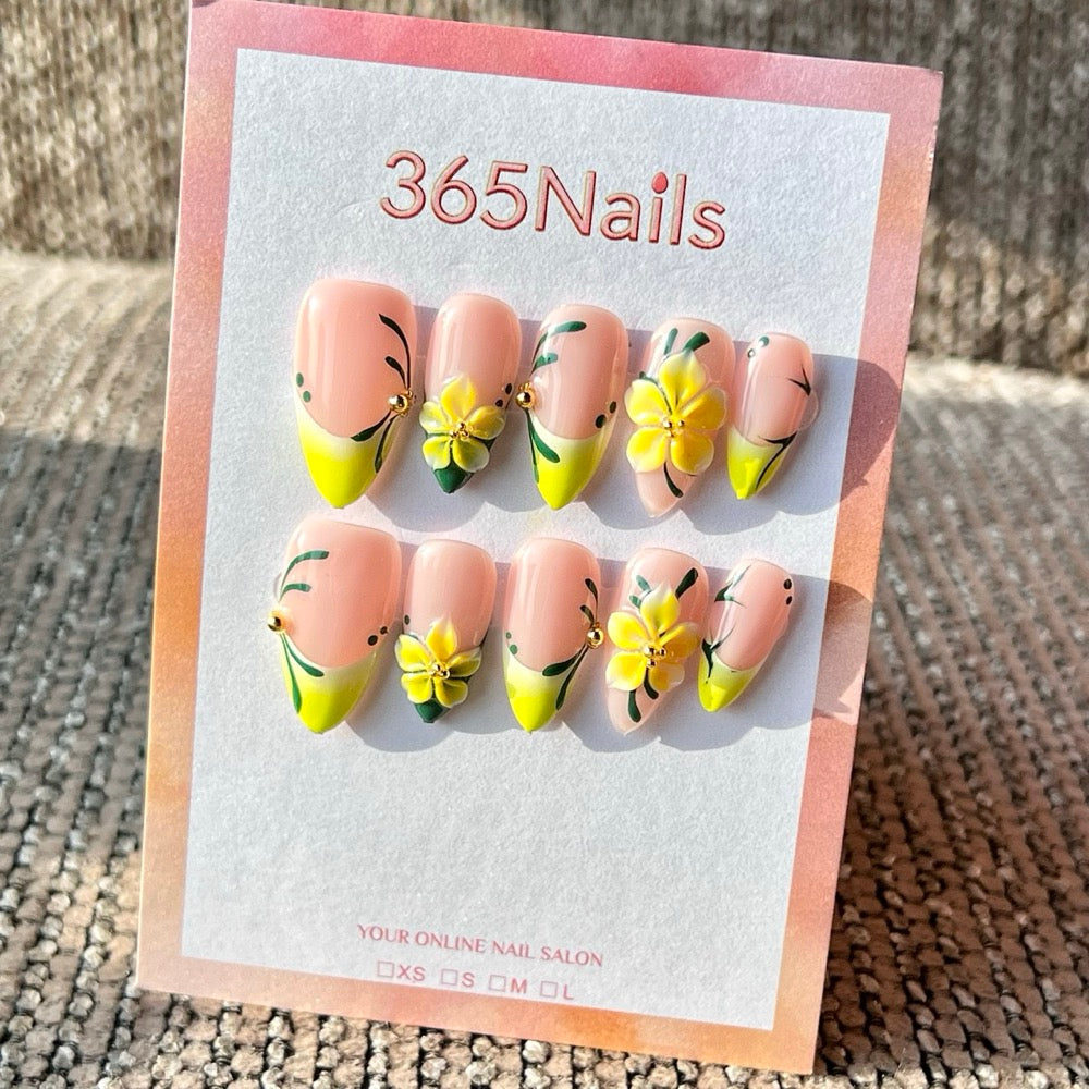 365nails: "Tropical Plumeria" – Handmade Short Almond Press-On Nails