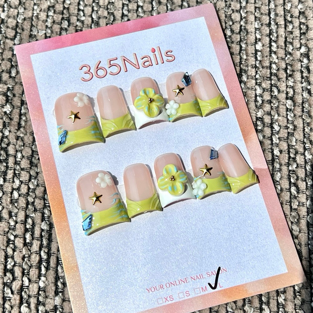365nails: "Green Flower Star Short" – Handmade Short Trapezoid Press-On Nails