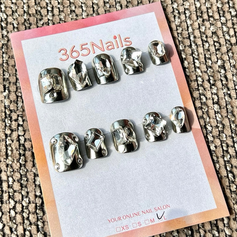365nails: "Silver Chrome Big Rhinestone" – Handmade Short Square Press-On Nails