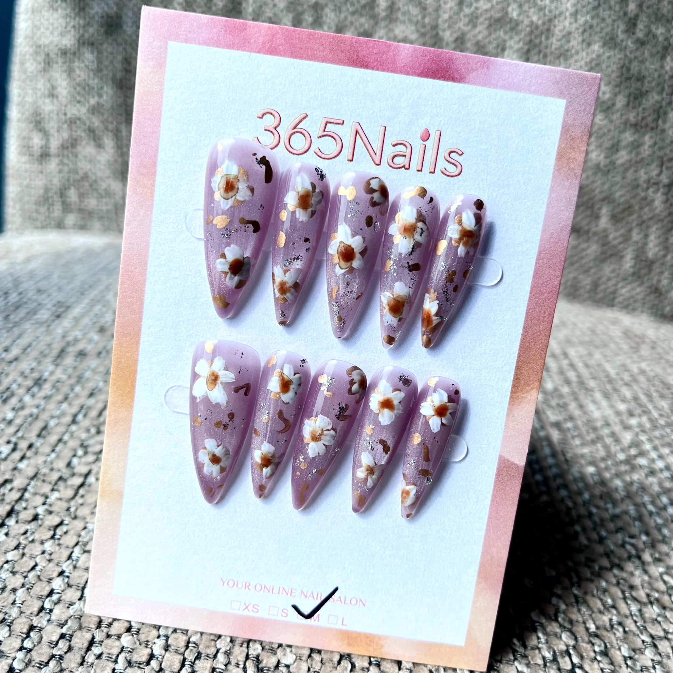 365nails: "Lavender Daisy Stiletto" – Handmade Long Sharp Stiletto Nails