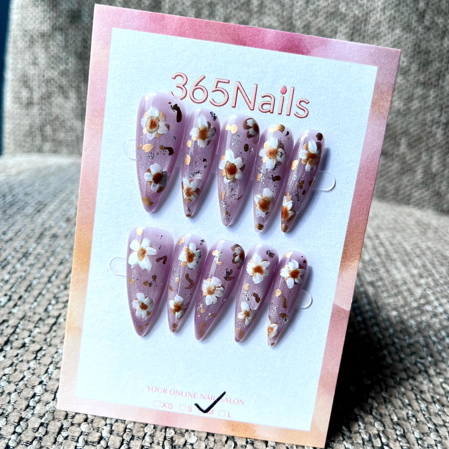 365nails: "Lavender Daisy Stiletto" – Handmade Long Sharp Stiletto Nails