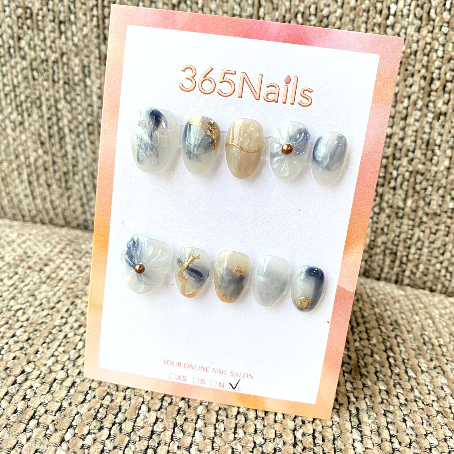 365nails: "Porcelain Ink" – Blue Watercolor Bloom & 3D Gold Handmade Oval Nails