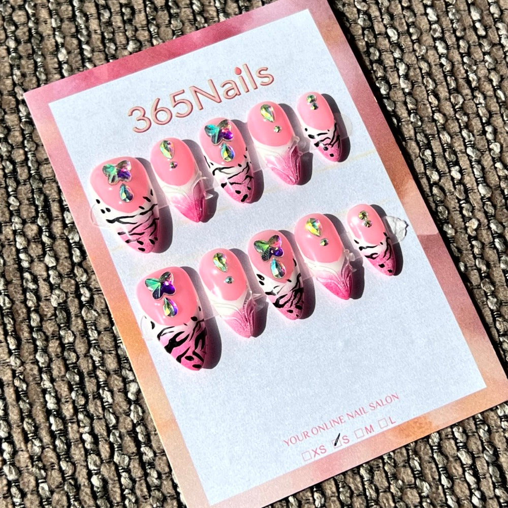 365nails: "Borboleta Selvagem" – Unhas Postiças Artesanais de Amêndoa com Estampa 3D Holográfica e Zebra