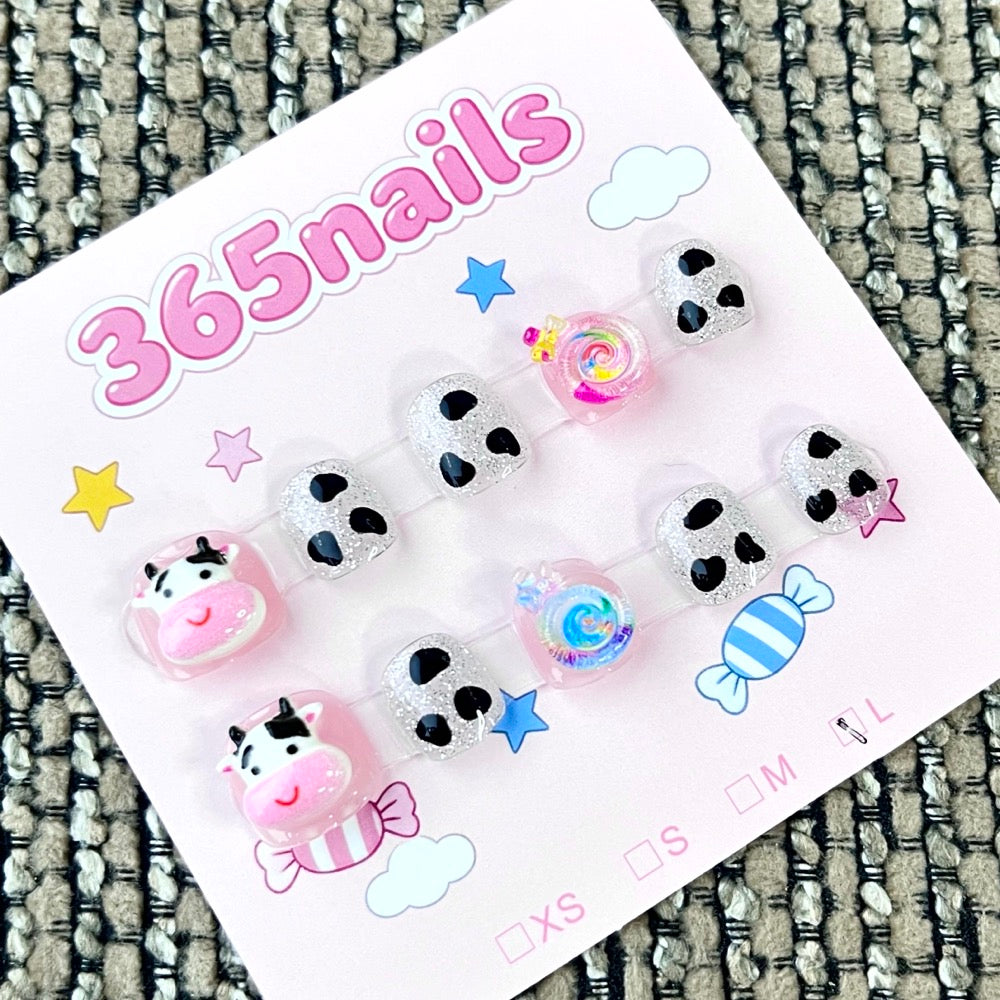 365nails: "Moo Moo's Candyland" – 3D Character Handmade Short Nails