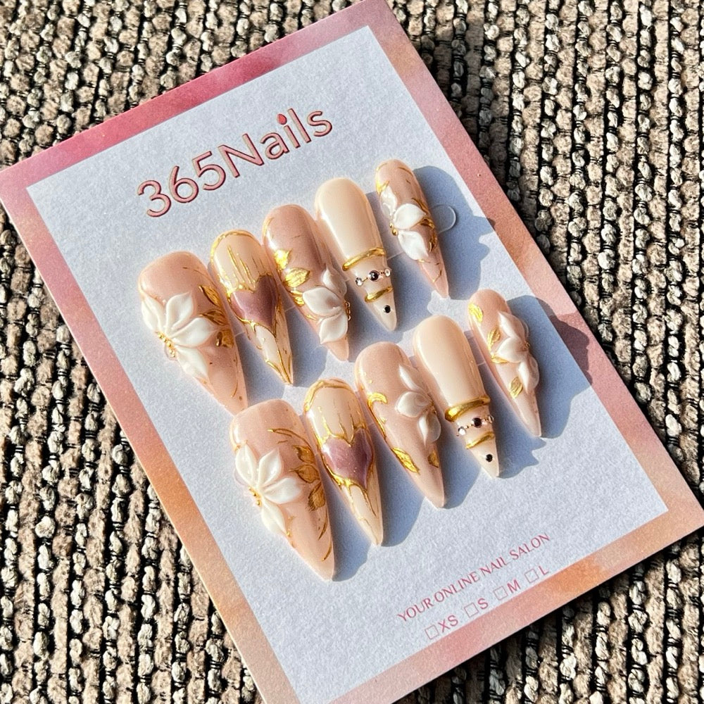 365nails: "Beige & Gold Floral" – Handmade Medium Stiletto Press-On Nails