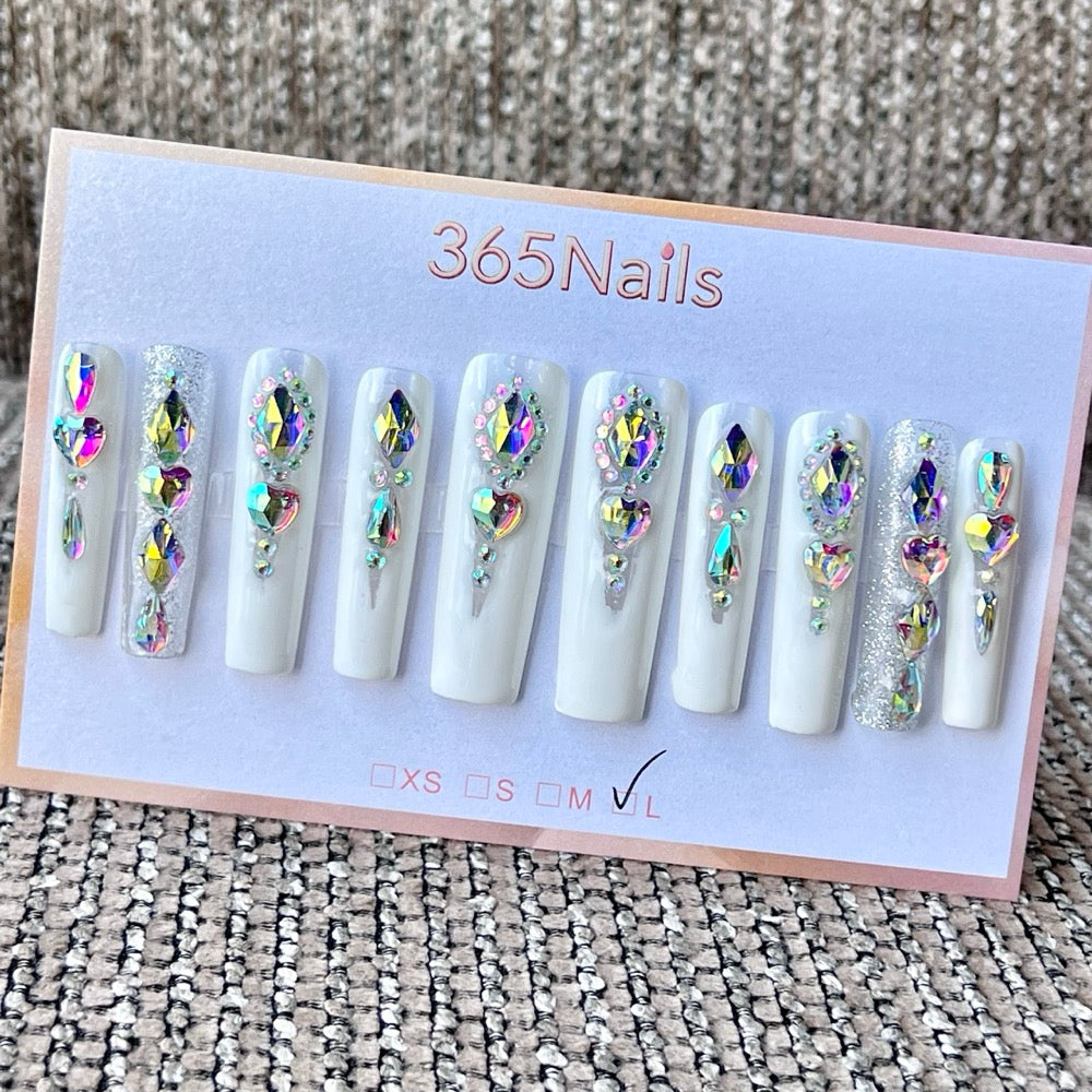 365nails: "프리즘 오라" – 3D 크리스탈 클러스터 수제 프레스온 네일 롱 코핀형