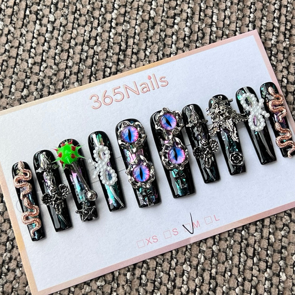 365nails: "Gothic Dark Romance" Handmade Gothic Press-On Nails
