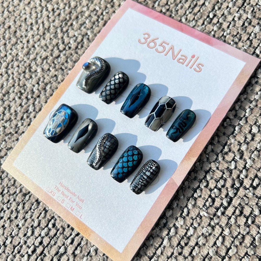 The Gilded Serpent: "Midnight Viper" – Dark Navy Blue & Silver Metallic 3D Snake Scale Handmade Press-On Nails