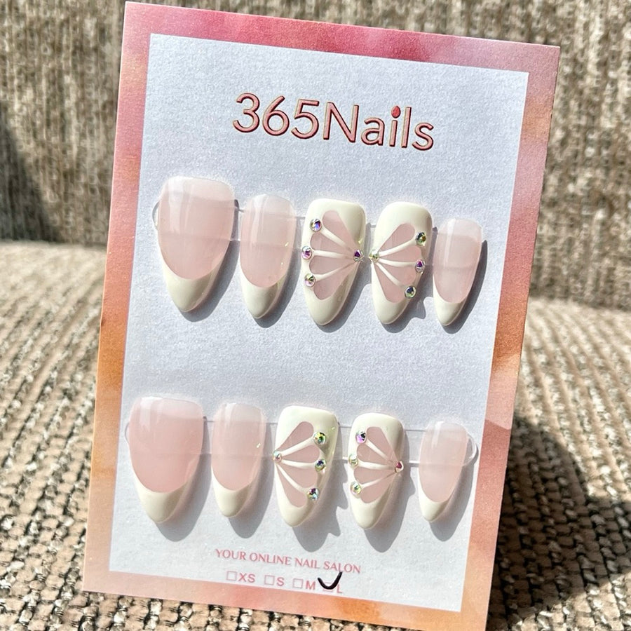 365nails: "Aurora Fan French" – 수제 미디엄 스틸레토형 프레스온 네일