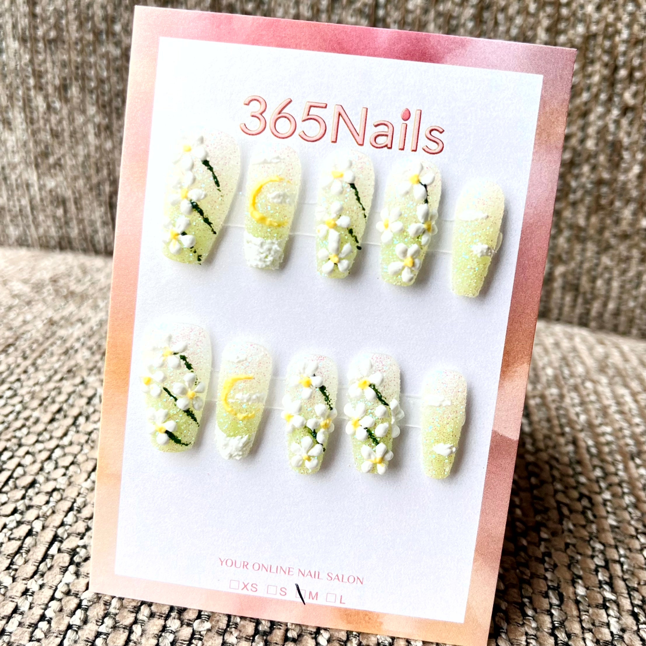 365nails: 정원의 속삭임 – 3D 꽃 장식 수제 아몬드형 네일