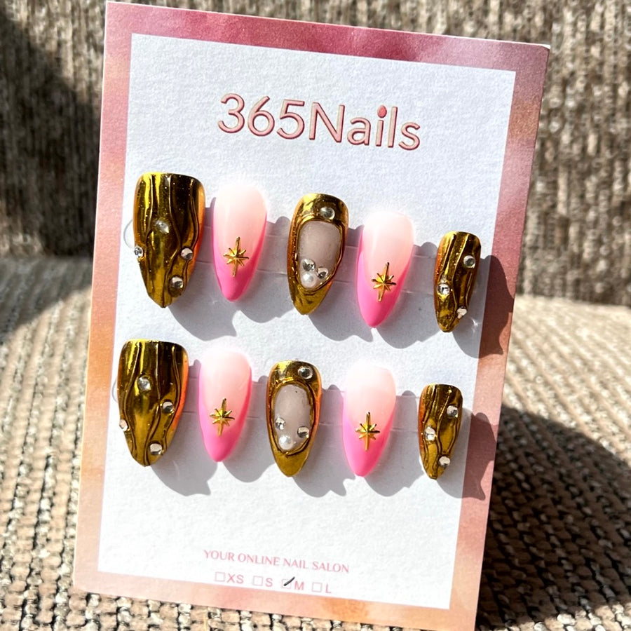365nails: "골든 아워 디바" – 3D 메탈 & 그라데이션 수제 아몬드형 네일