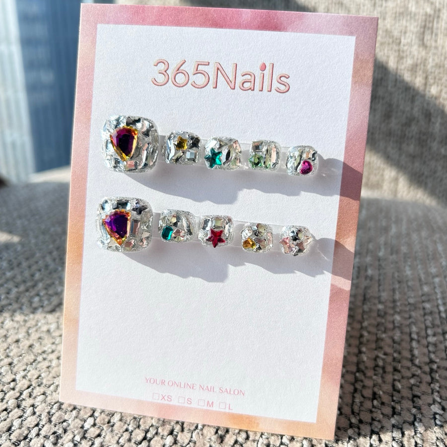 365nails: 크리스탈 만화경 – 수제 프레스온 페디큐어