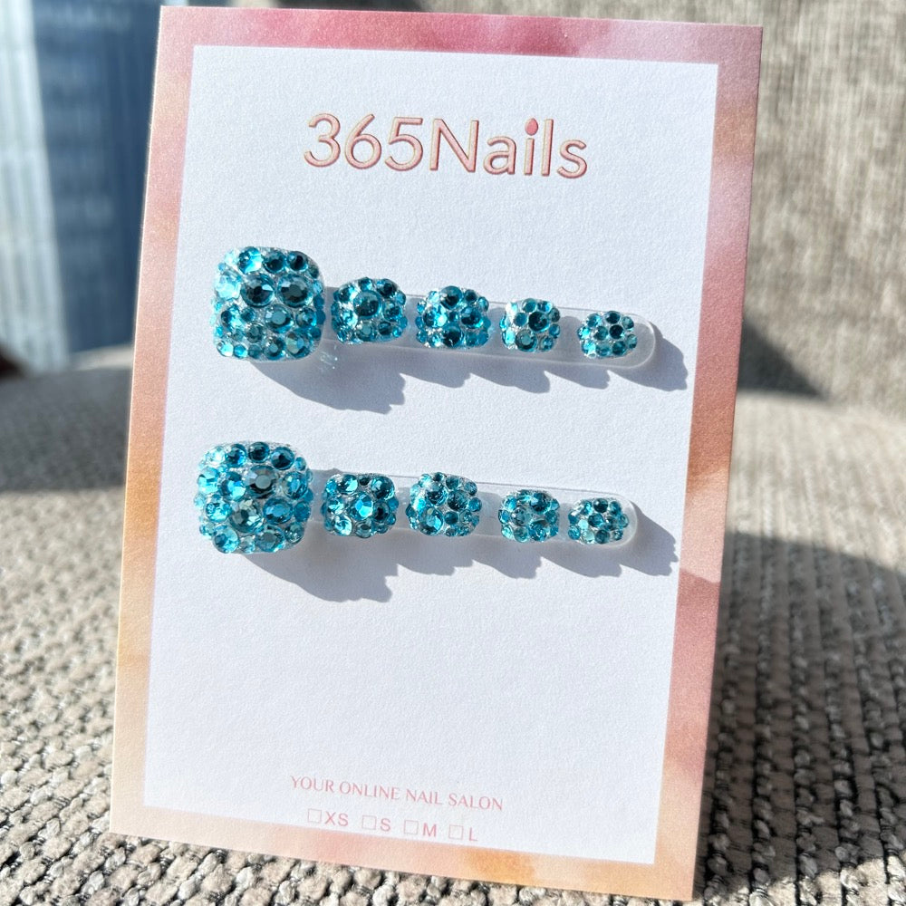 365nails: "turquoise full rhinestone" – handmade press-on toenails / pedicure