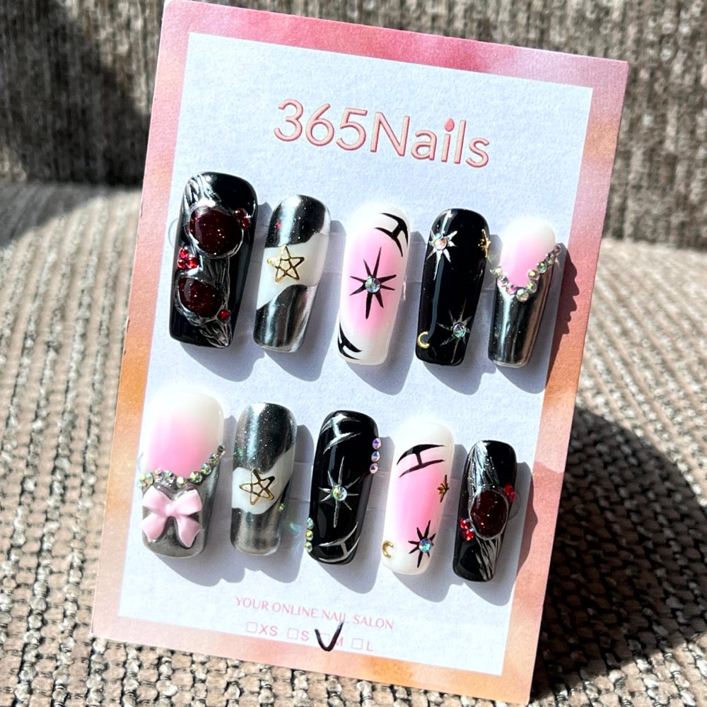 365nails: "Anjo Gótico" – Unhas Postiças Artesanais 3D com Laço e Explosão de Estrelas em Formato Caixão