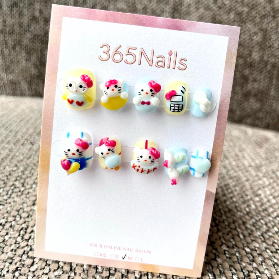 365nails: "Kitty's Picnic" – 3D Hello Kitty Short Square Nails