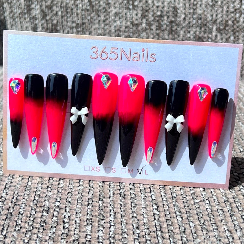 365nails : Cramoisi noir – Ongles forme stiletto 3D fait main avec nœuds et ombré