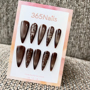 Cosmic Fatale: "Chocolate Shimmer Escape" – Unhas Postiças Artesanais de Stiletto Longo e Afiado