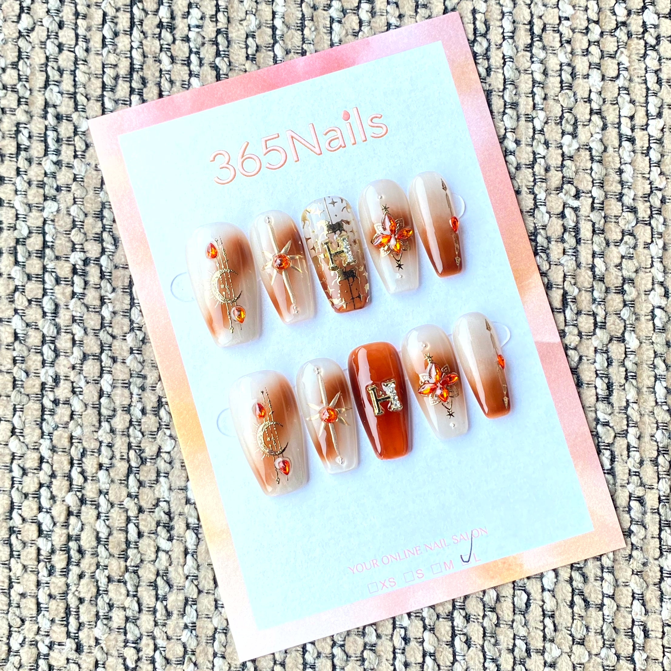Luxury Logo 365nails: 앰버 셀레스티얼 3D 골드 스타 & 오렌지 라인스톤 수제 스쿼벌형 네일