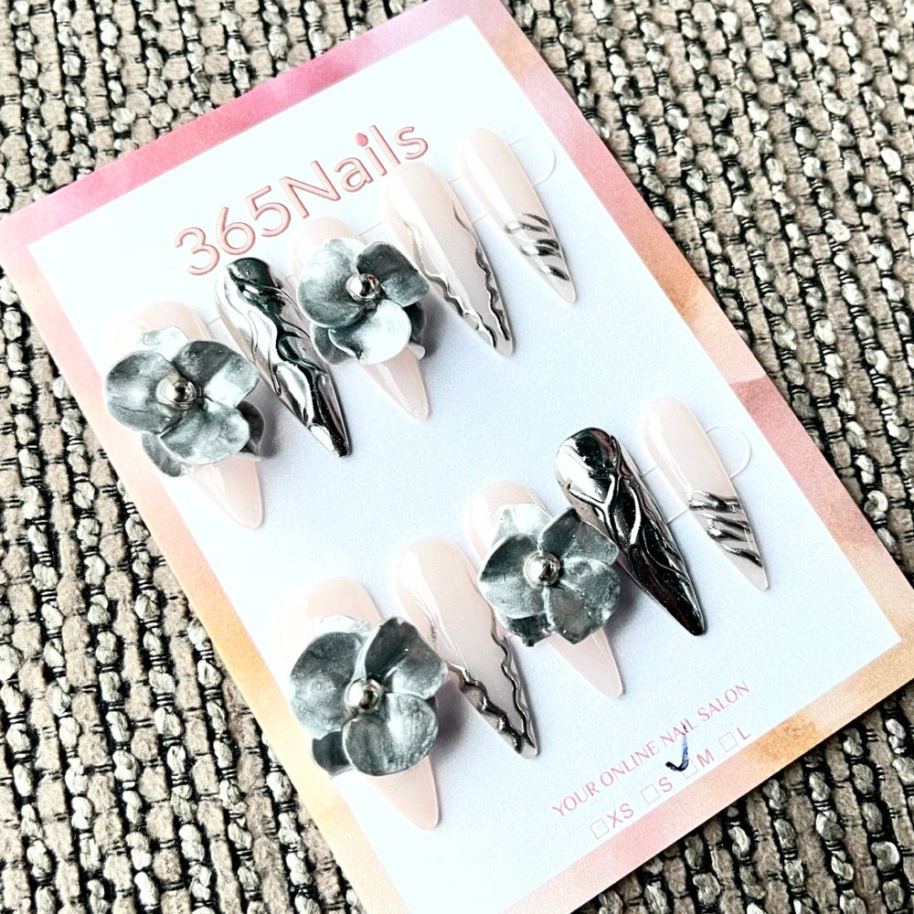 365nails: "Midnight Bloom" – 3D 꽃 장식 수제 스틸레토형 네일