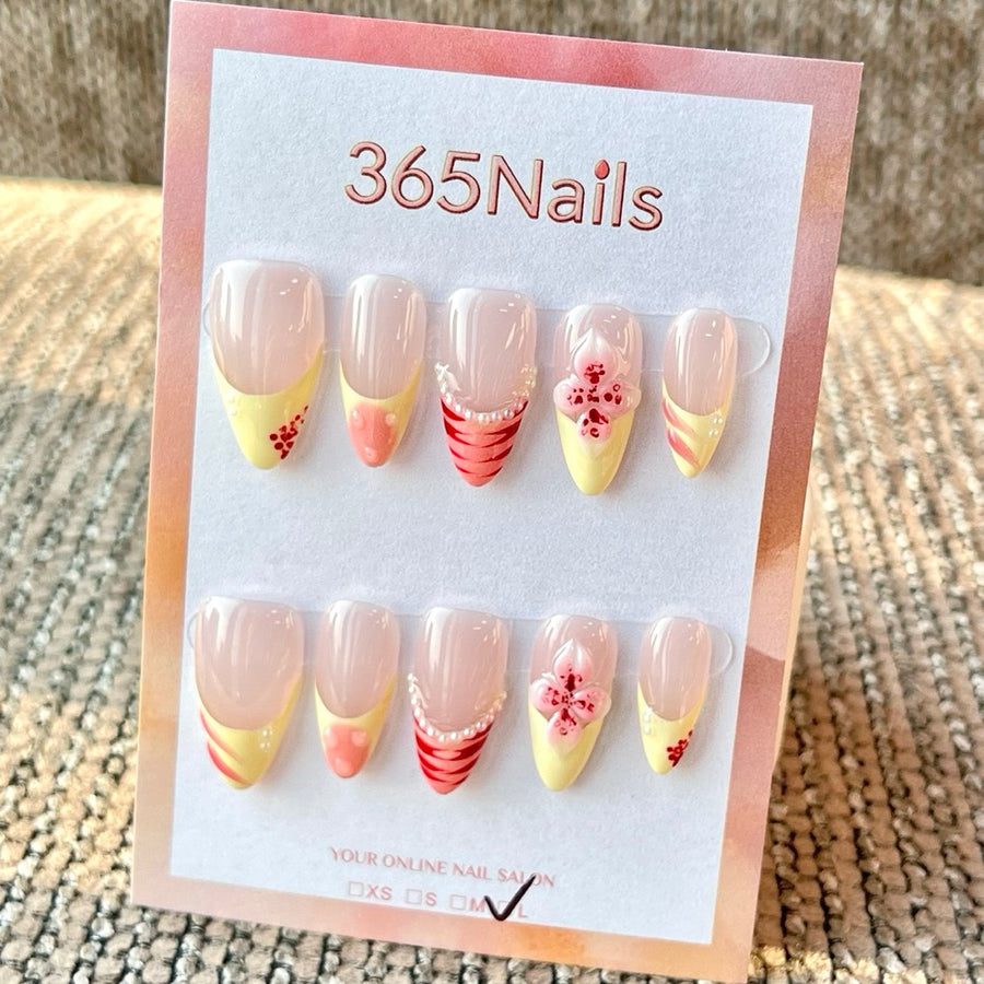 365nails 手工製 中長款 尖形 穿戴甲 — 淡粉與黃櫻花混色