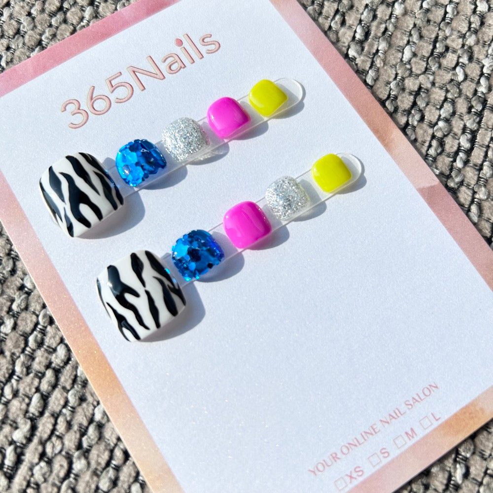 365nails: "zebra neon mix" – handmade press-on toenails / pedicure