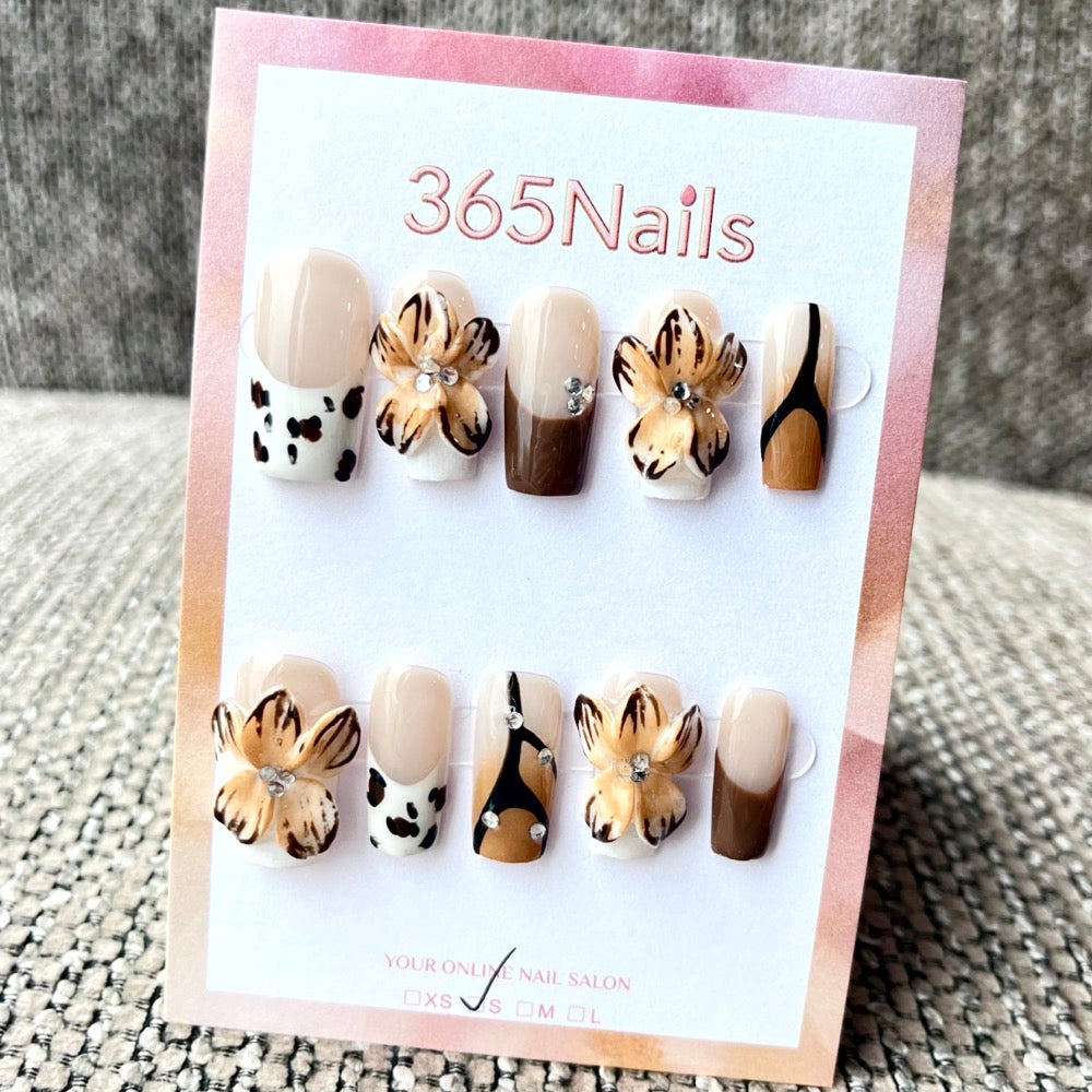 365nails: "Sonho de Borboleta Dourada" – Unhas Postiças Artesanais de Borboleta 3D Formato Amendoado
