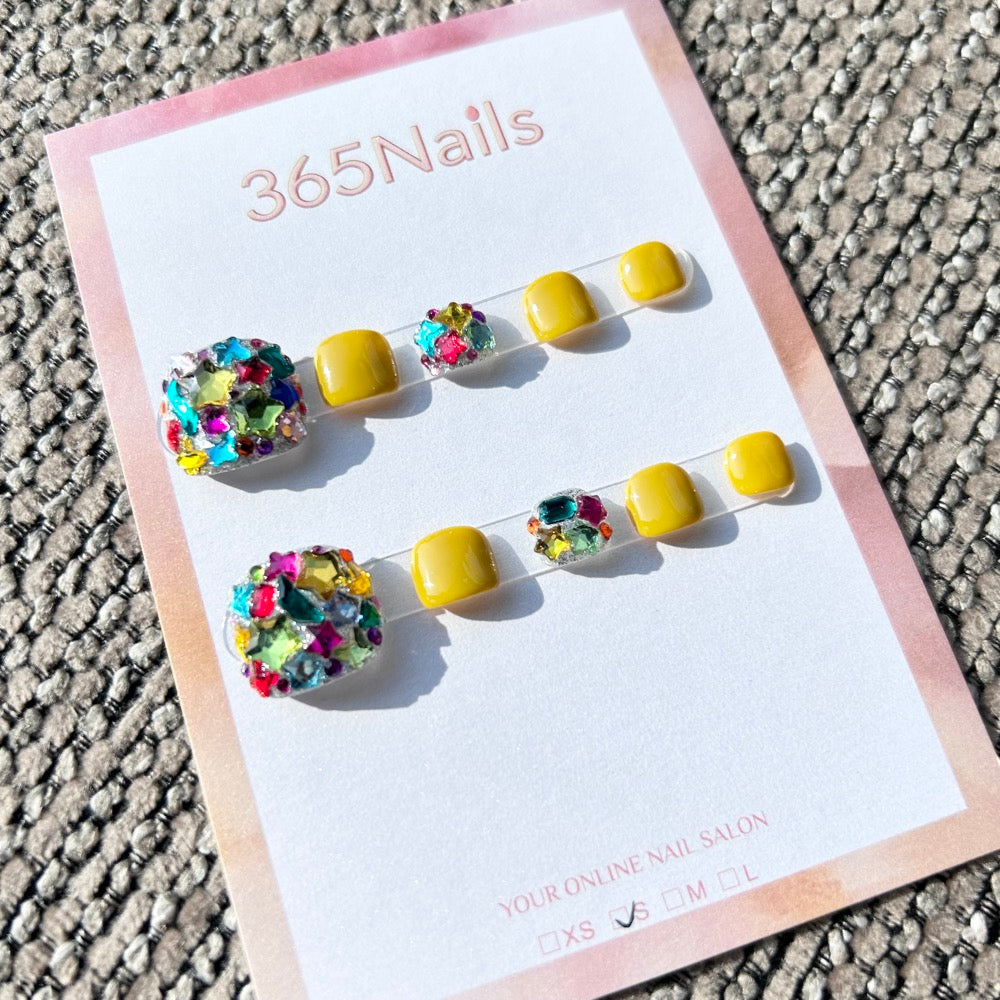 365nails: "colorful gem yellow" – handmade press-on toenails / pedicure