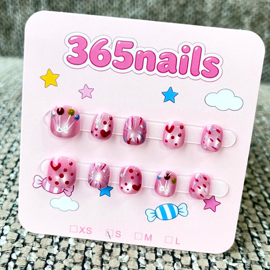 365nails: "Candy Heart" – 3D Sweet Heart Handmade Short Square Nails