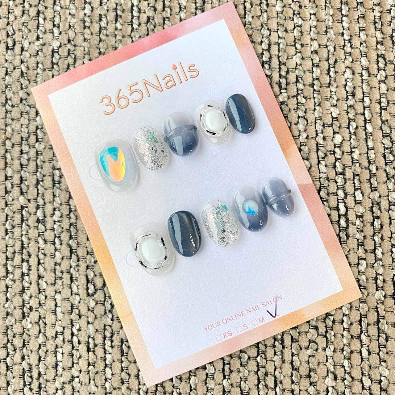 365nails: "Blue Grey Aurora Glitter" – handmade press-on nail