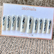 365nails: "Saphir de minuit" – ongles press-on amas de cristaux 3D, fait main, forme coffin, long