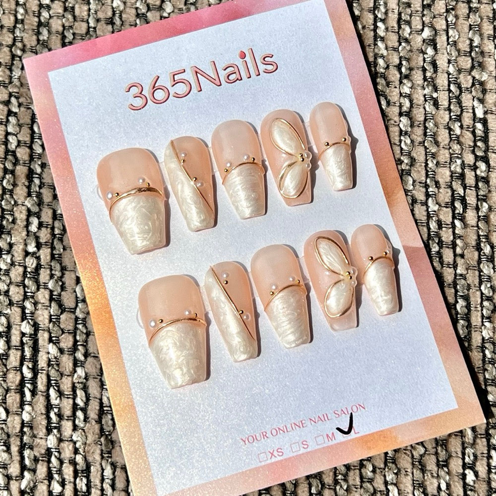 365nails: "Butterflake Pearl" – 수제 미디엄 코핀형 프레스온 네일