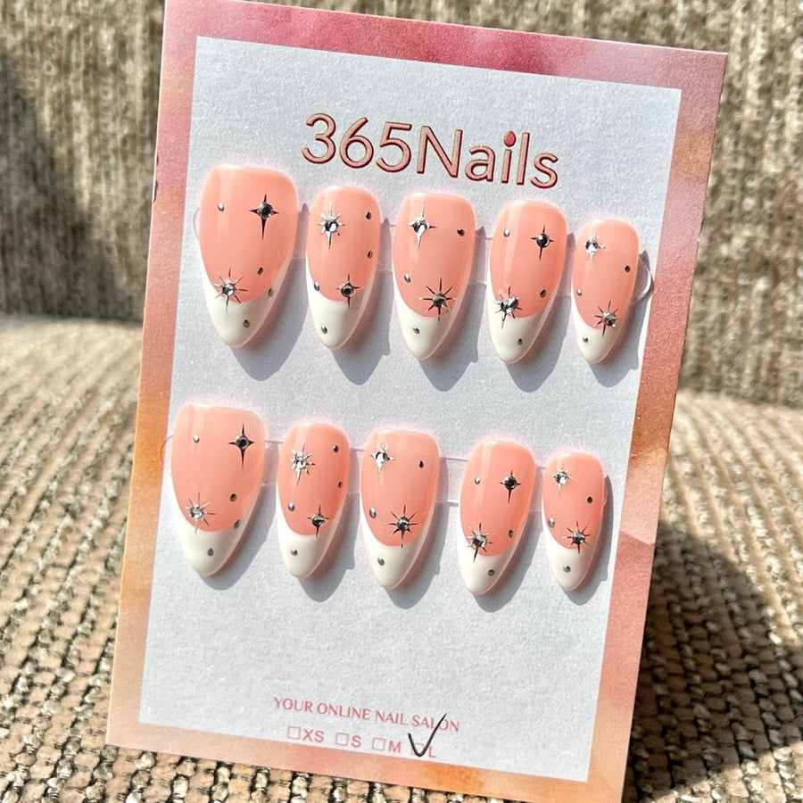 365nails: "오로라 스타 프렌치" – 수제 미디엄 스틸레토형 프레스온 네일