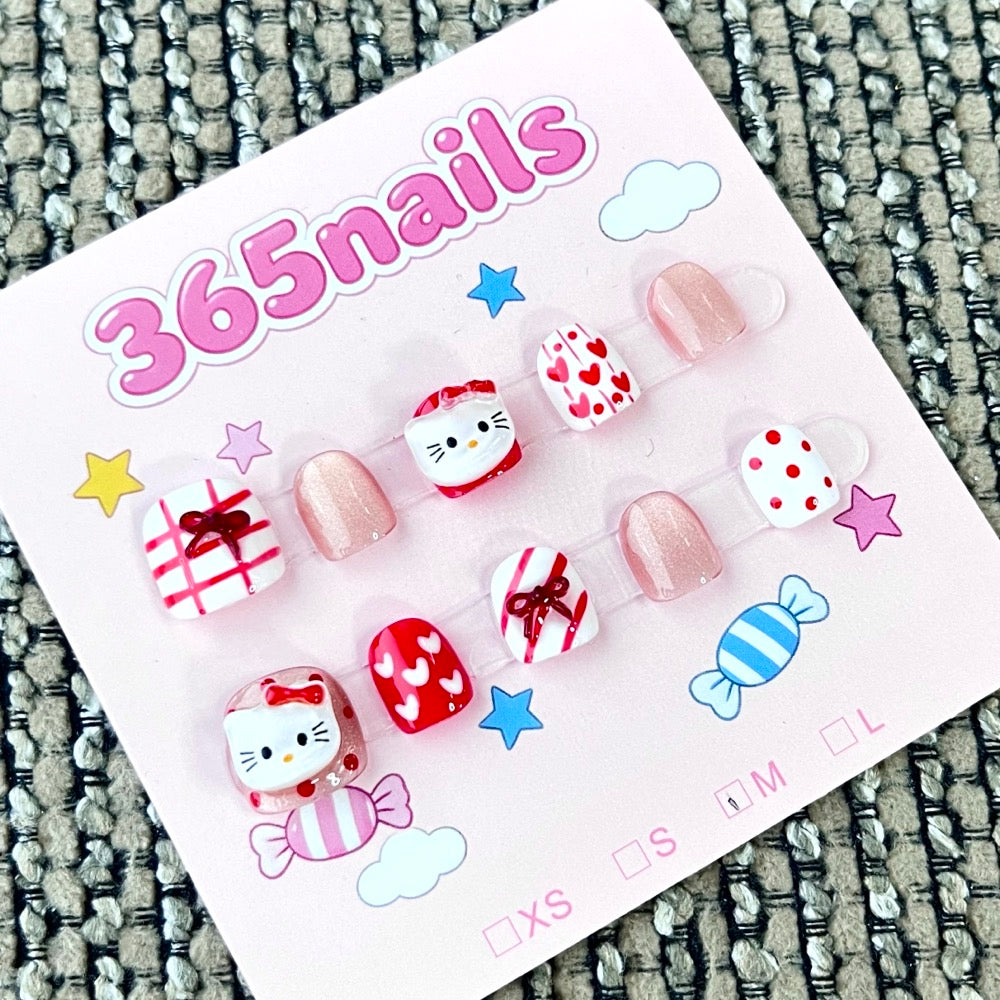 365nails: "Hello Kitty's Gift Box" – 3D Character Handmade Short Nails