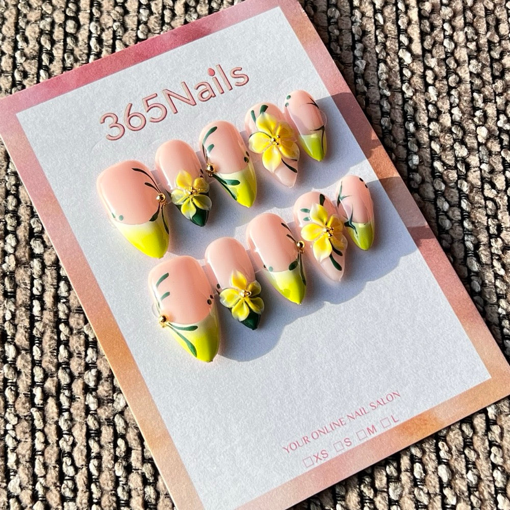 365nails: "Tropical Plumeria" – Handmade Short Almond Press-On Nails