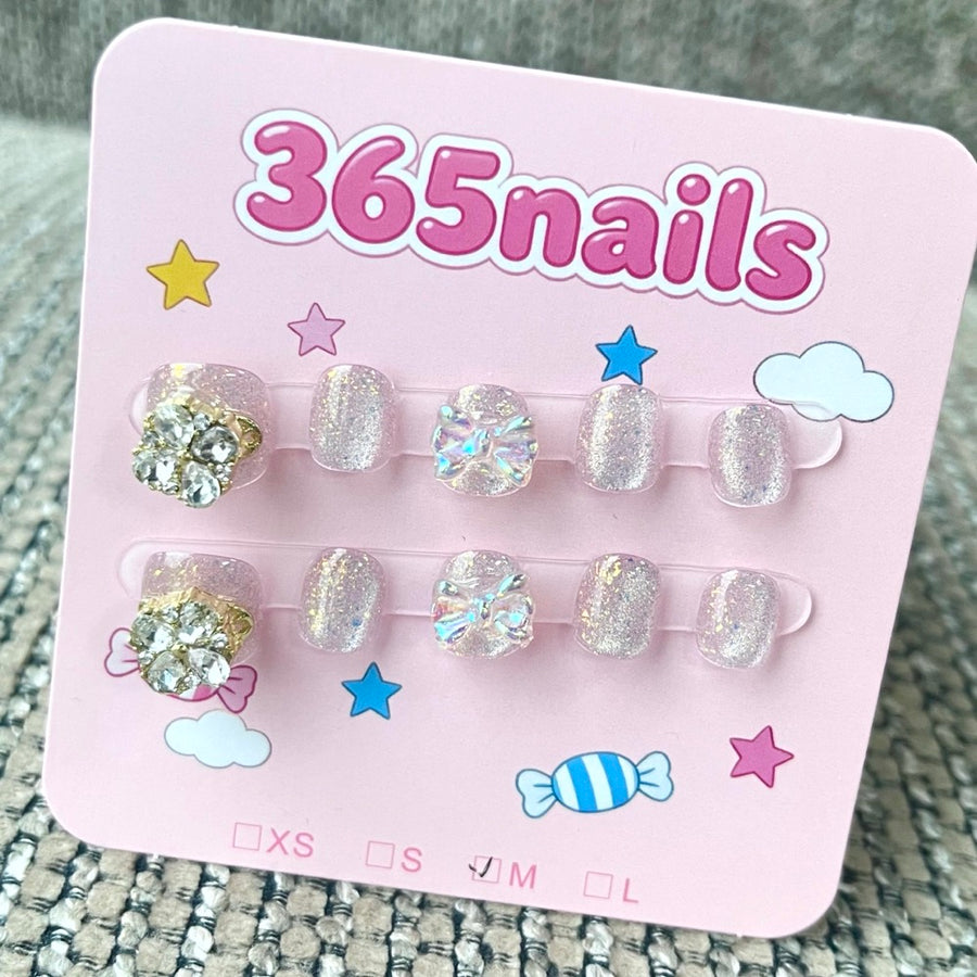 365nails: "Diamond Frost" – 3D 라인스톤 수제 글리터 숏 스퀘어형 네일