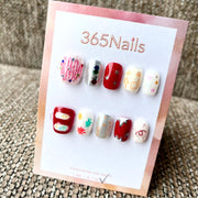 365nails: "축제의 장난기" – 3D 입술 & 홀리데이 참 수제 숏 스퀘어형 네일