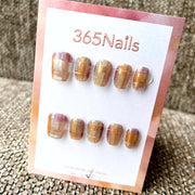 365nails: "Amber Plaid" – Unhas Curtas Quadradas Xadrez Pintadas à Mão