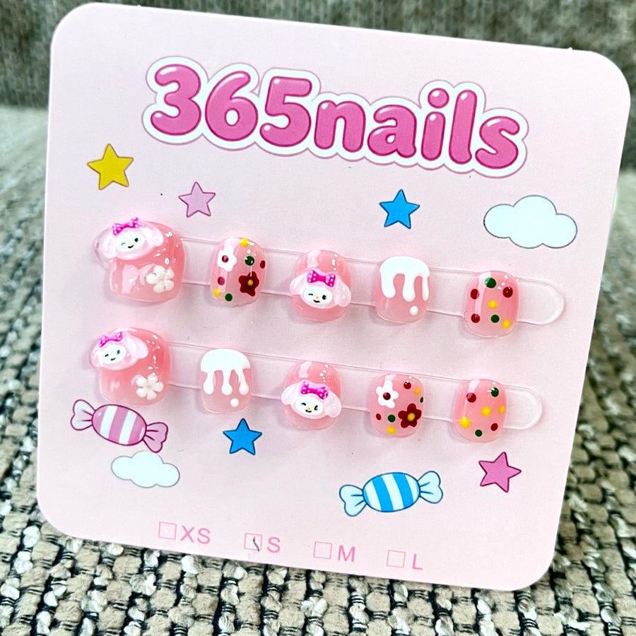 365nails: "달콤한 곰의 캔디랜드" – 3D 캐릭터 수제 숏 네일