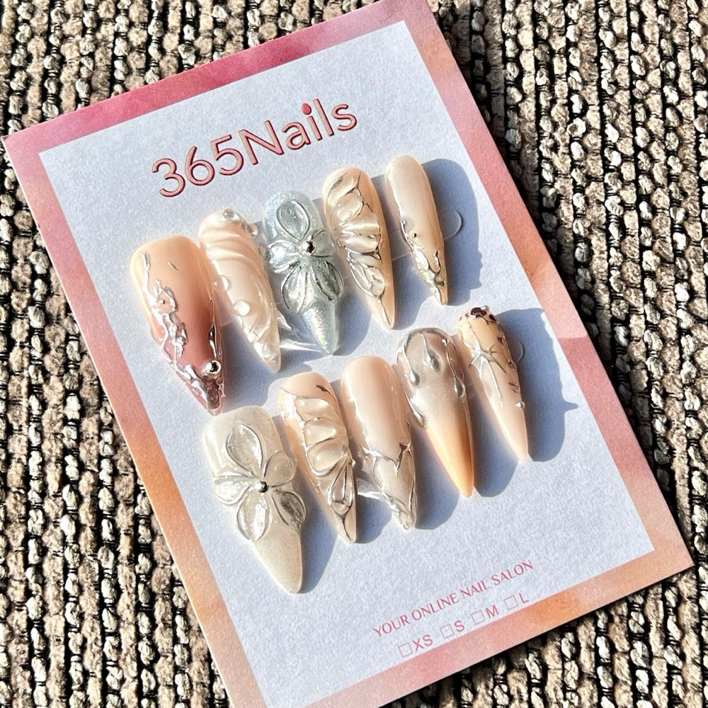 365nails: "Silver Floral Chrome" – Handmade Medium Stiletto Press-On Nails