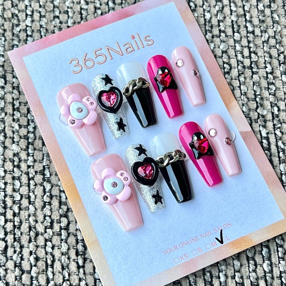 365nails: 「Y2K 迷戀」 – 3D 小熊與愛心 手工製 長款棺材形穿戴甲