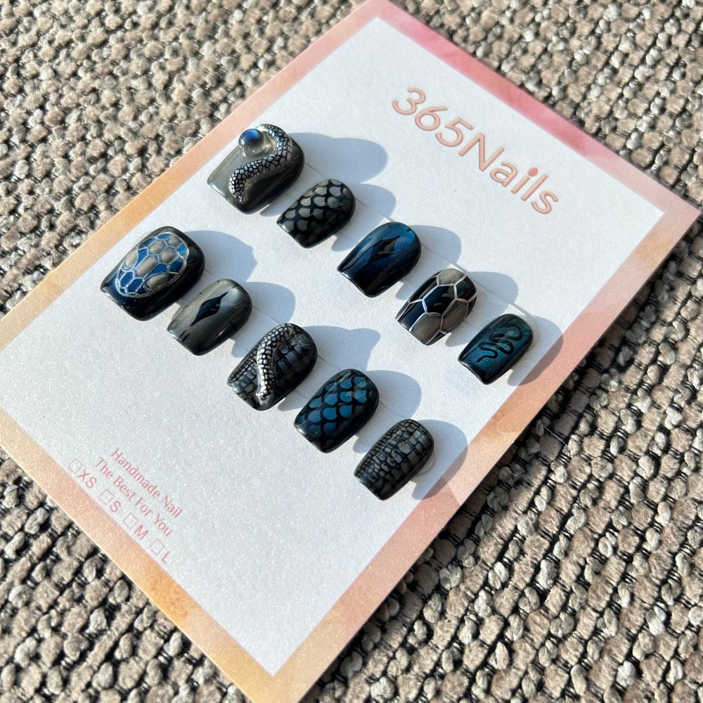 The Gilded Serpent: "Midnight Viper" – Dark Navy Blue & Silver Metallic 3D Snake Scale Handmade Press-On Nails