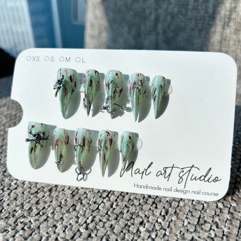 Bloody Mist Alien Claw Press On Nails｜Mint Green  Stiletto with Silver Charms