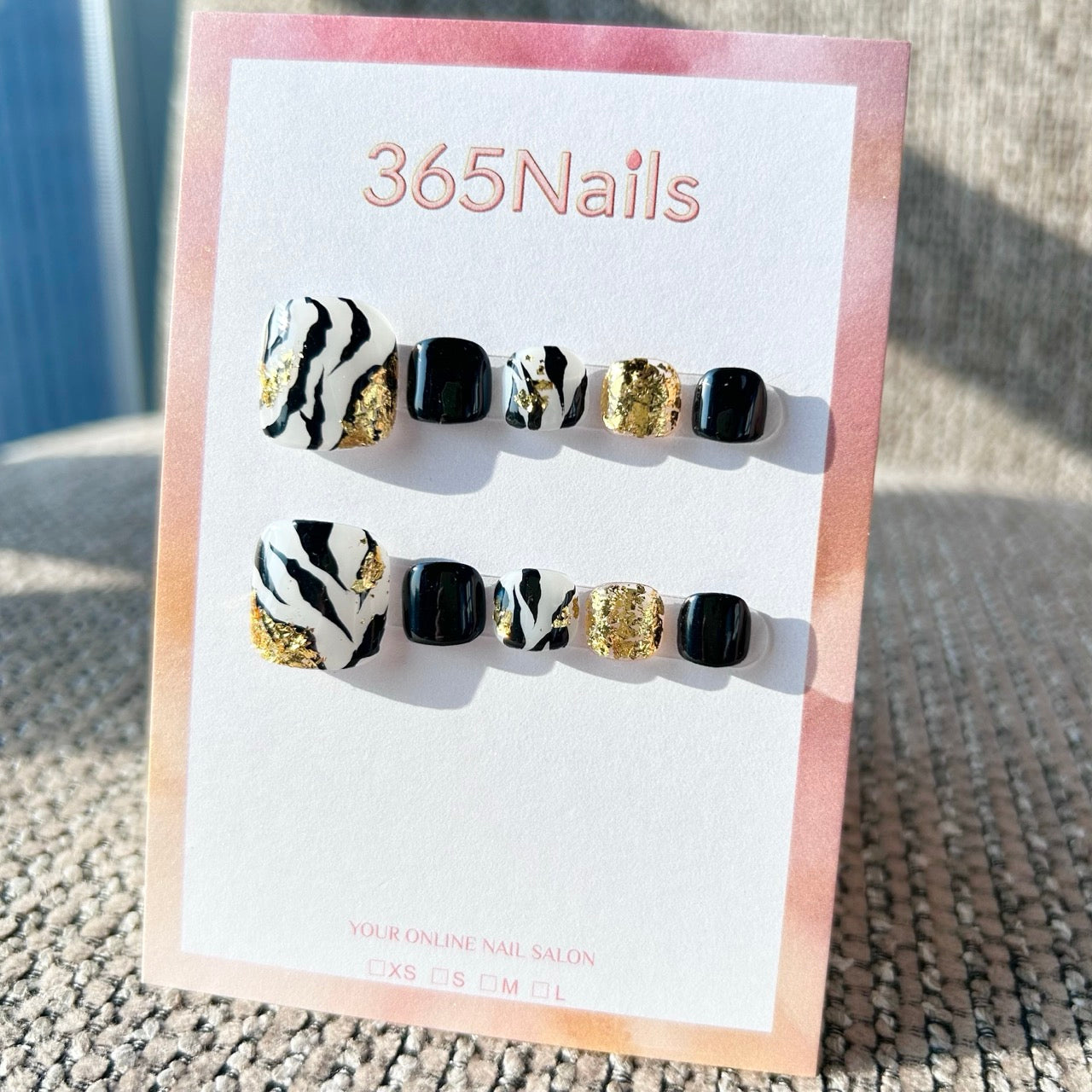 365nails: "zebra gold foil" – handmade press-on pedicure