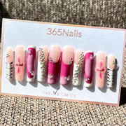 365nails: "Pétala Carmesim" – Unhas Amêndoas Artesanais 3D com Flores e Strass