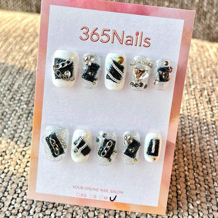 365nails 수제 숏 스퀘어형 프레스온 네일 — 화이트·블랙·데님 체인 라인스톤