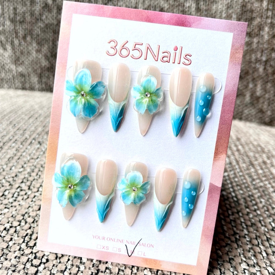 365nails: « Floraison océanique » – Ongles forme amande faits main avec french tip floral 3D