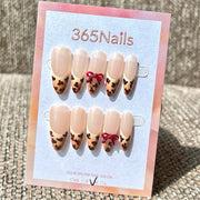 365nails: "豹紋法式蝴蝶結" – 3D 紅蝴蝶結與豹紋法式手工製杏仁形甲片