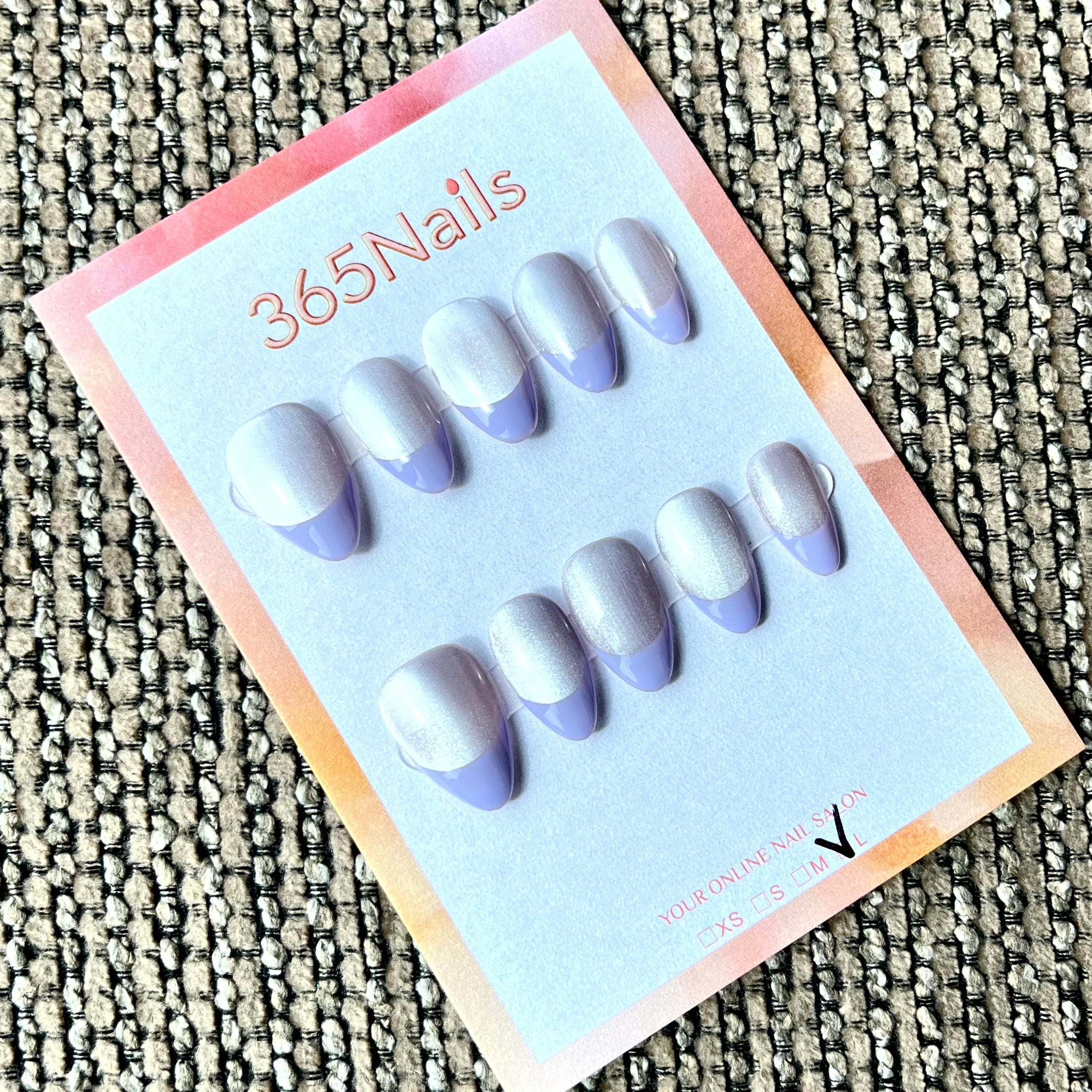 365nails: "Brume de Lavande" – French tip dégradé, ongles press-on faits main, ongles amande courts
